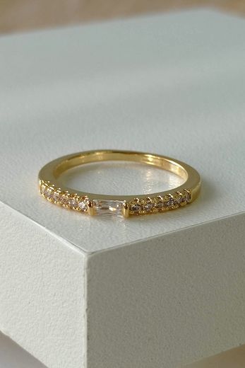 anel-minimalista-dourado