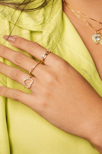 anel-minimalista-dourado-modelo