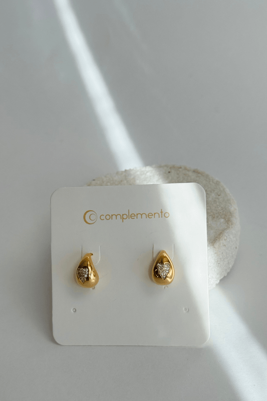 Brinco Vírgula Coração Zircônias Dourado