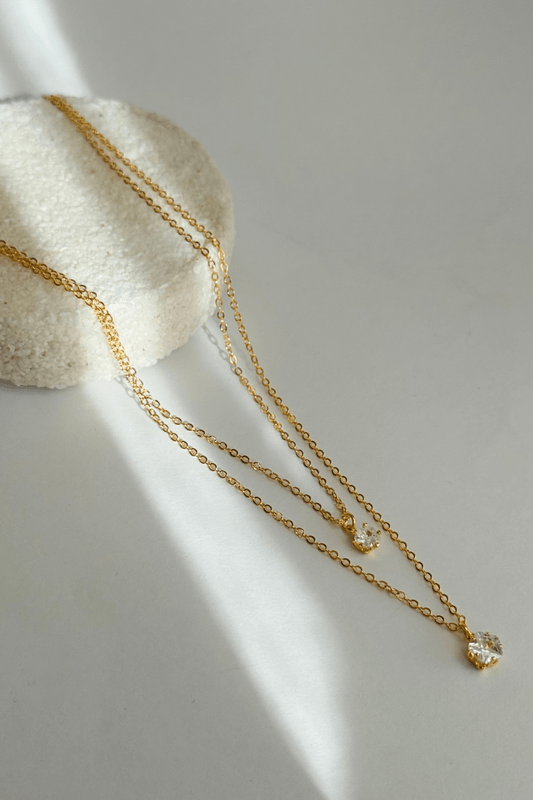 Colar Curto Florzinhas Dourado