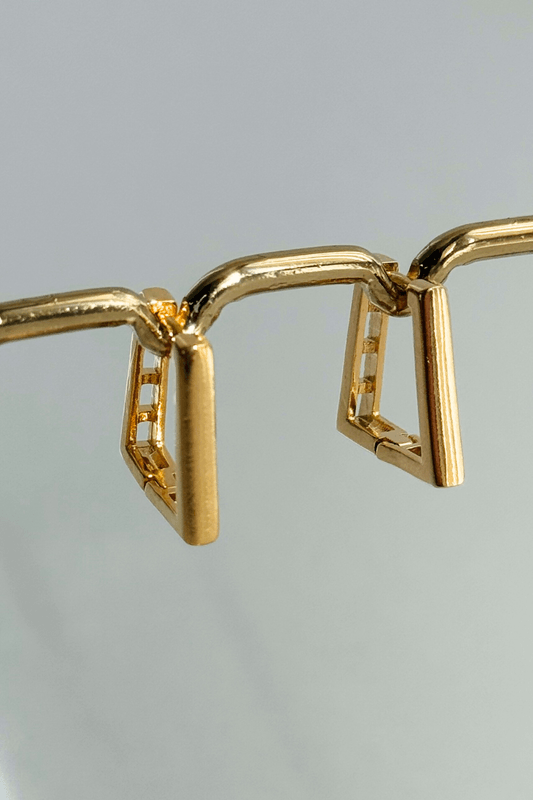 Brinco Argola Triângulo II Dourado