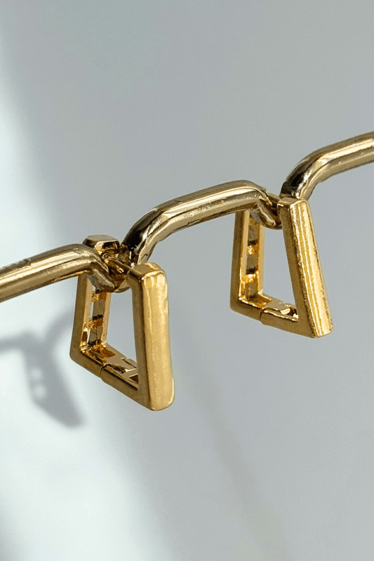 Brinco Argola Triângulo I Dourado