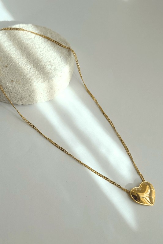 Colar Coração Contour Dourado