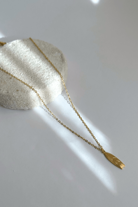 Colar Prancha No Mar Dourado
